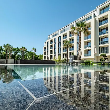 Montblanc Luxury Complex And Lägenhet Saints Constantine and Helena